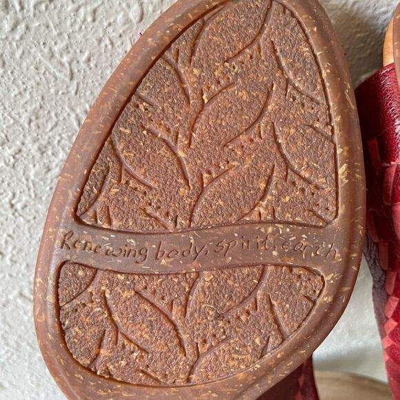 Naya Fandango Red Leather Heels Size 8 EUC - Picture 8 of 8